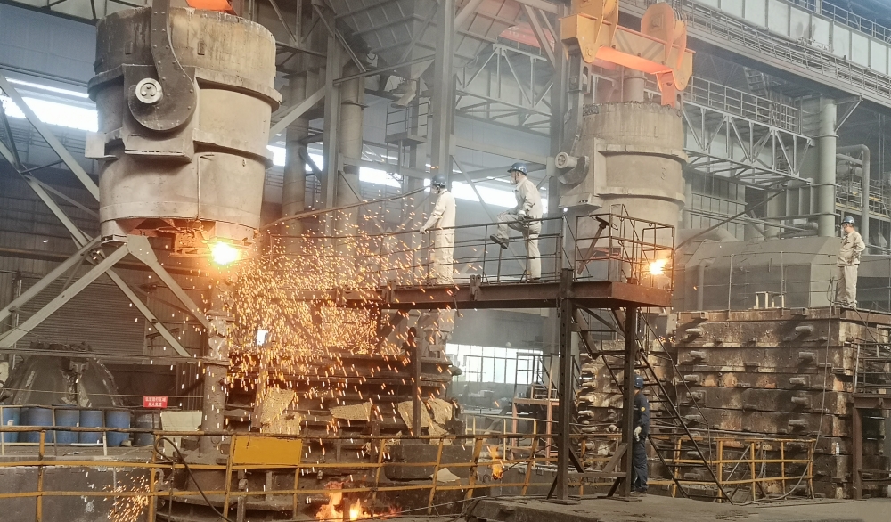 铸钢厂首次生产大型实心铸件